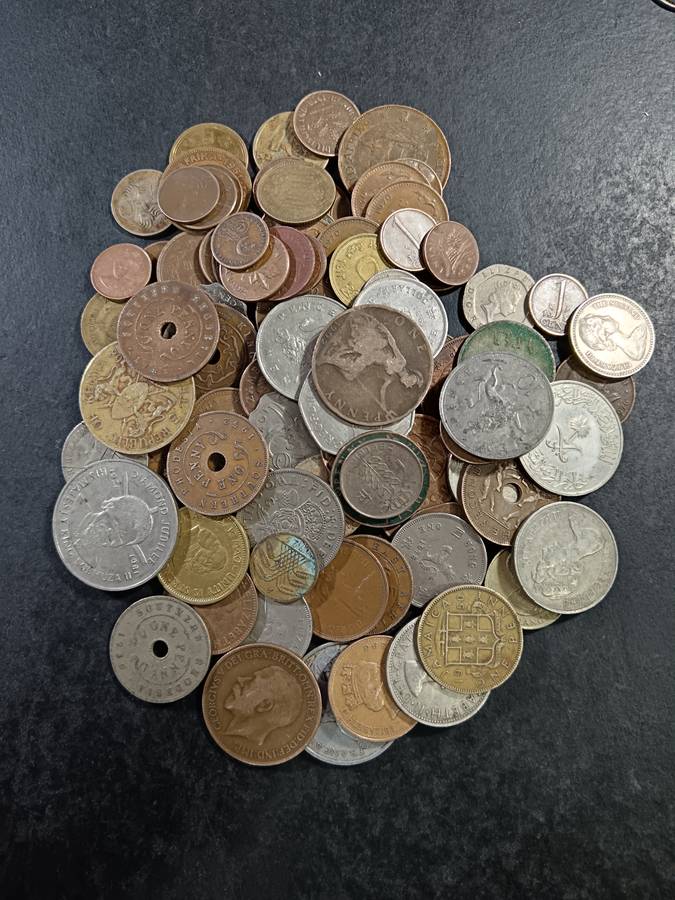 mixed lot of 100 coins