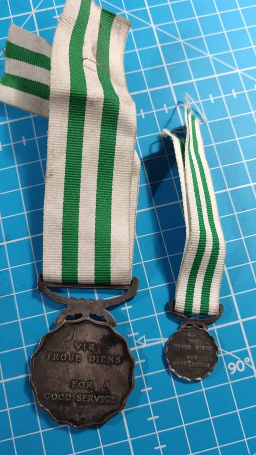 SADF - 20 Year Good Service Medal Set with Miniatures ( Sterling Silver )