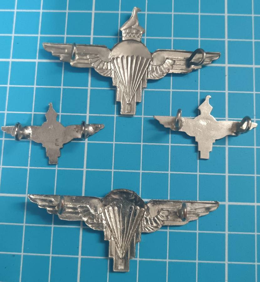 Zimbabwe - Parchute Battalion Cap and Collars