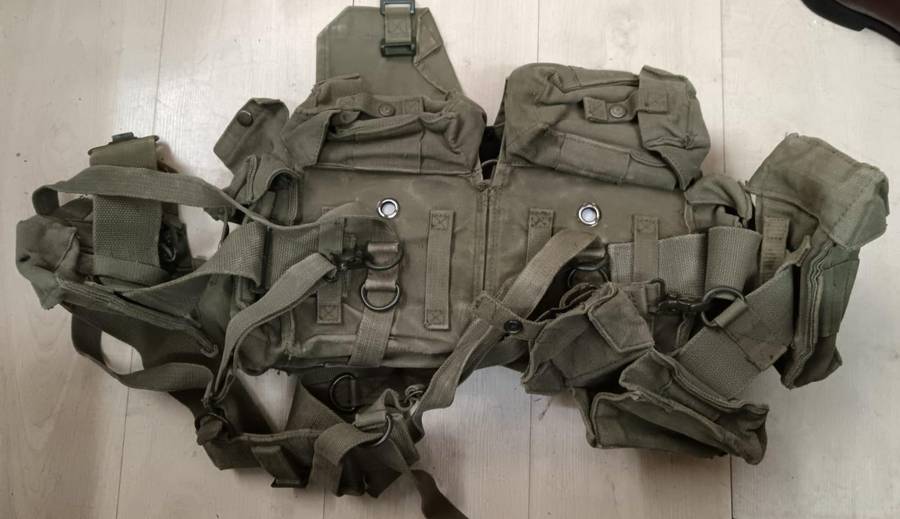 SADF - Webbing Kidney with R1 Scabbard - dixies not included