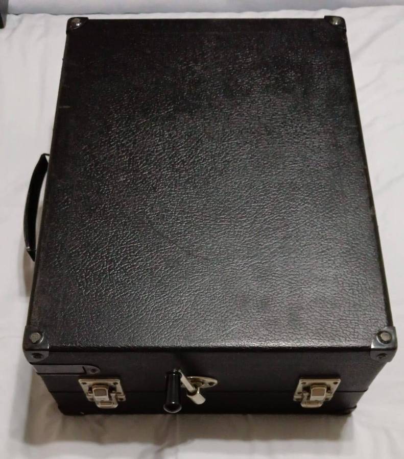 Vintage Gallotone Manual Record Player in Very Good Condition