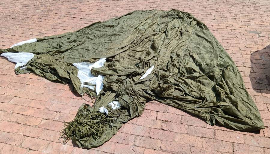 Full Size Cargo Chute in Very Good Condition - Great for a Display