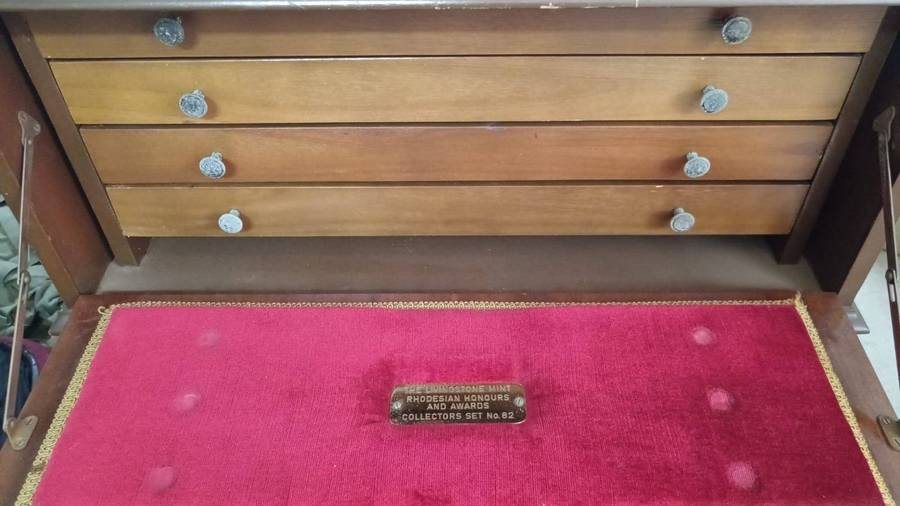 Rhodesia - The Livingston Mint Rhodesian Honours and Awards - Full Size Set Number 82