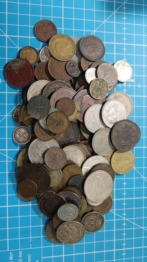 Mixed lot of 100 coins