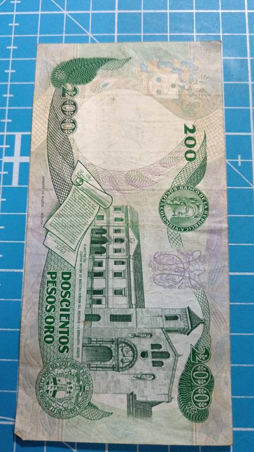 columbia 200 pesos