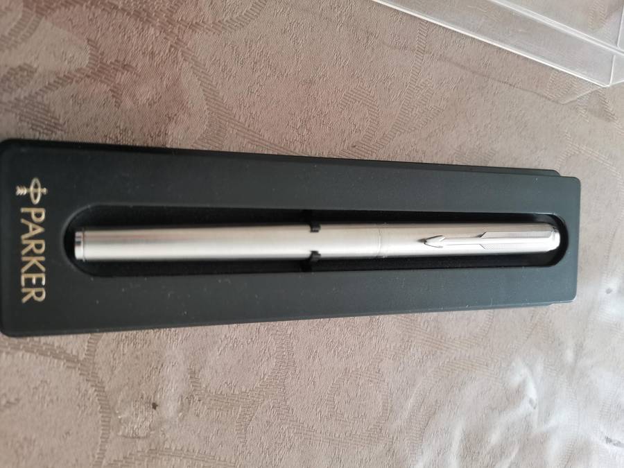 1990s parker stainless steel fountain pen boxed