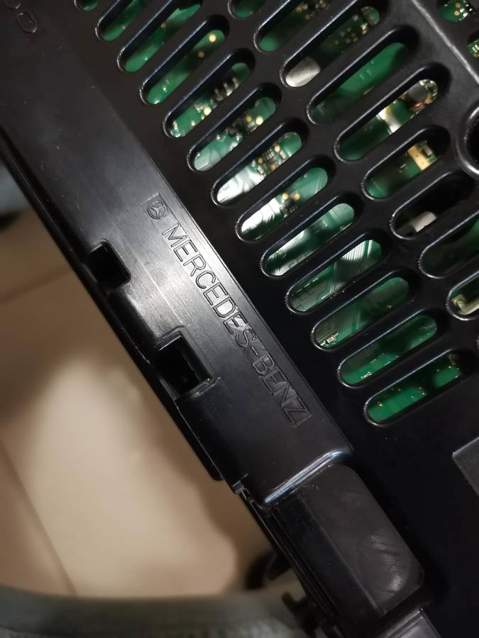 Mercedes Benz w204 cluster and fuse box