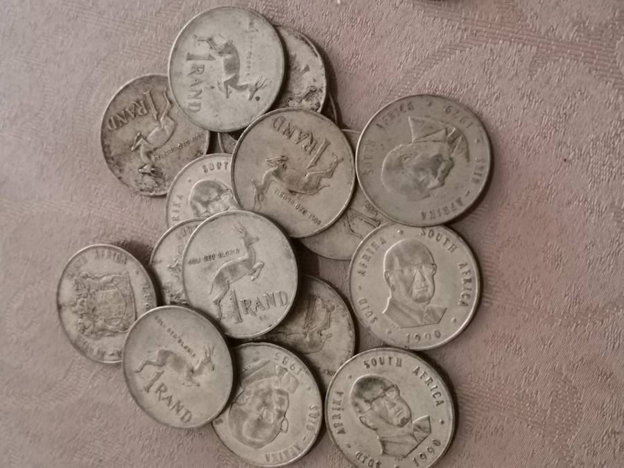 Deceased estate find Huge lot of 535 old south African coins