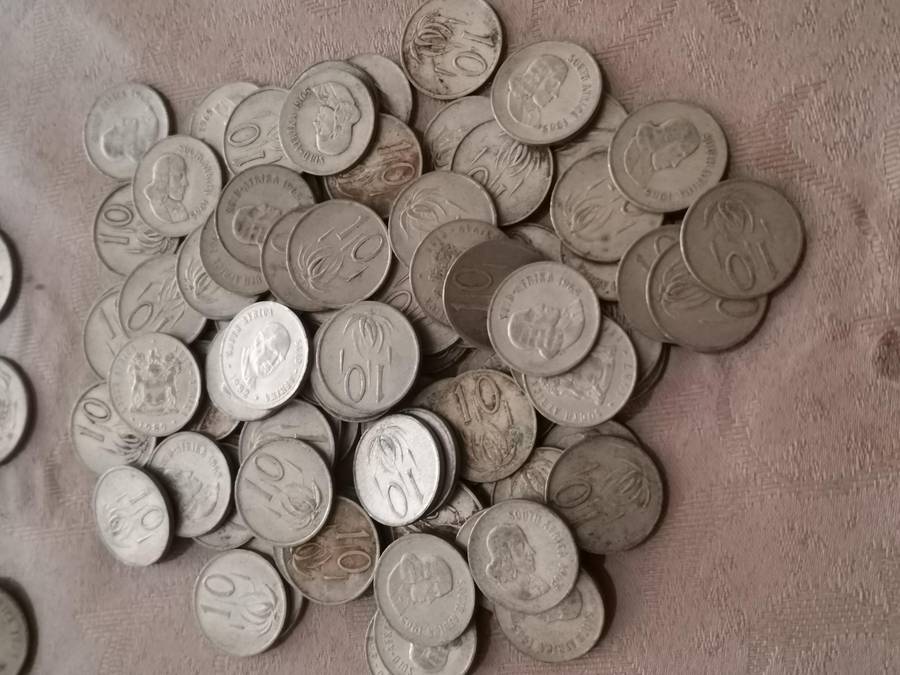 Deceased estate find Huge lot of 535 old south African coins