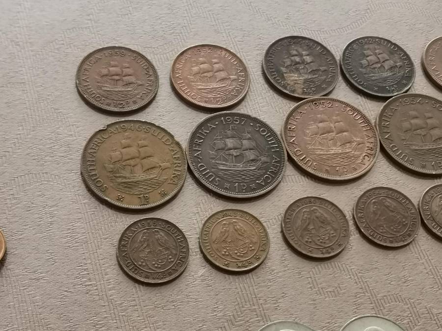 Deceased estate find Huge lot of 535 old south African coins