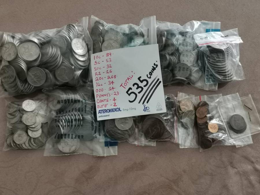 Deceased estate find Huge lot of 535 old south African coins