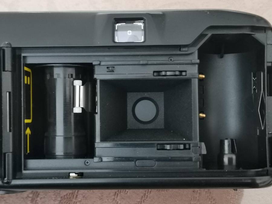 Nikon rf-10 35mm point and shoot camera