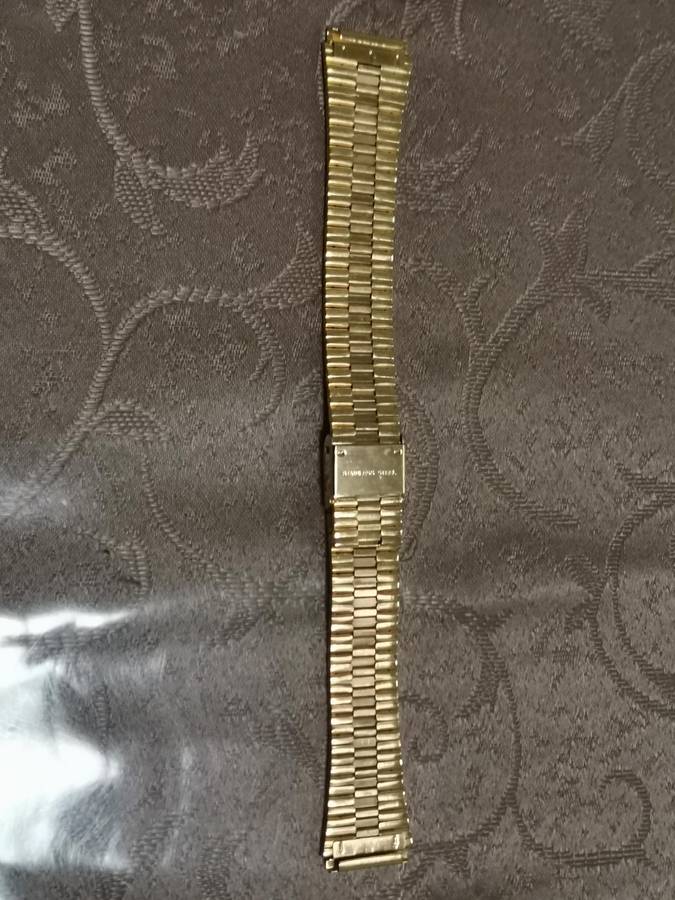 Gold tone stainless steel watch bracelet to fit 18mm lug new old stock