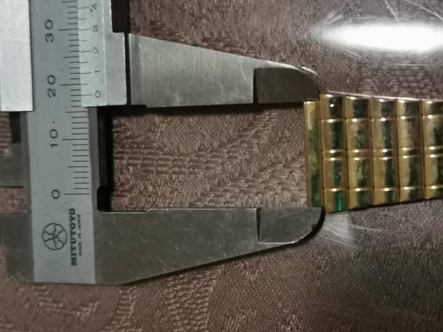 Gold tone stainless steel watch bracelet to fit 18mm lug new old stock