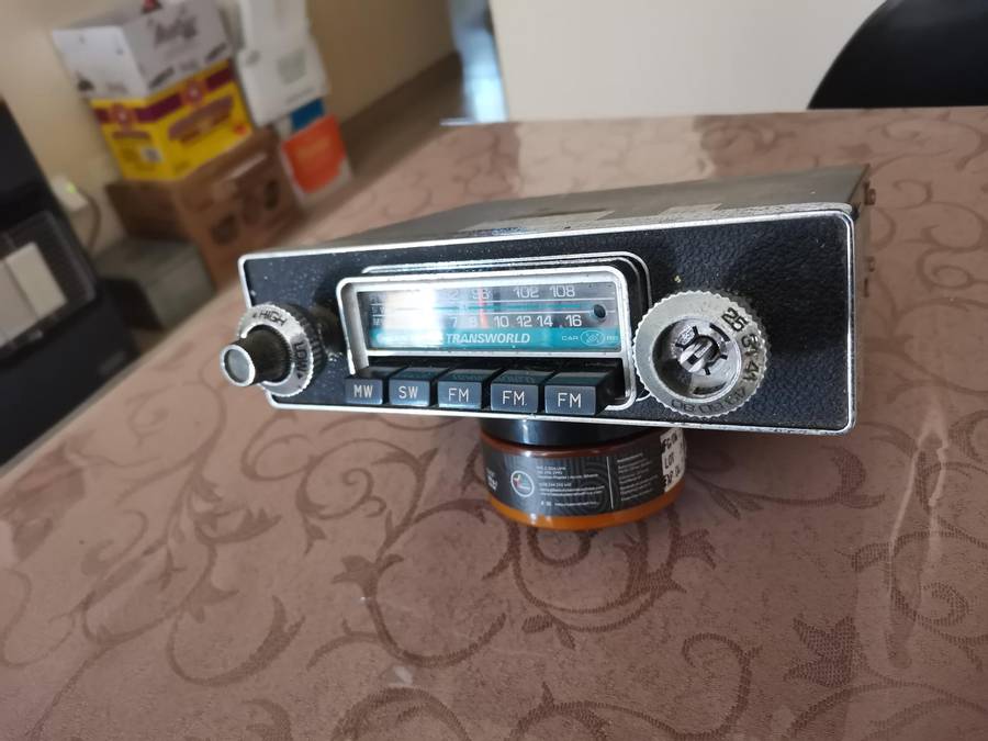 Vintage Sanyo transworld car radio