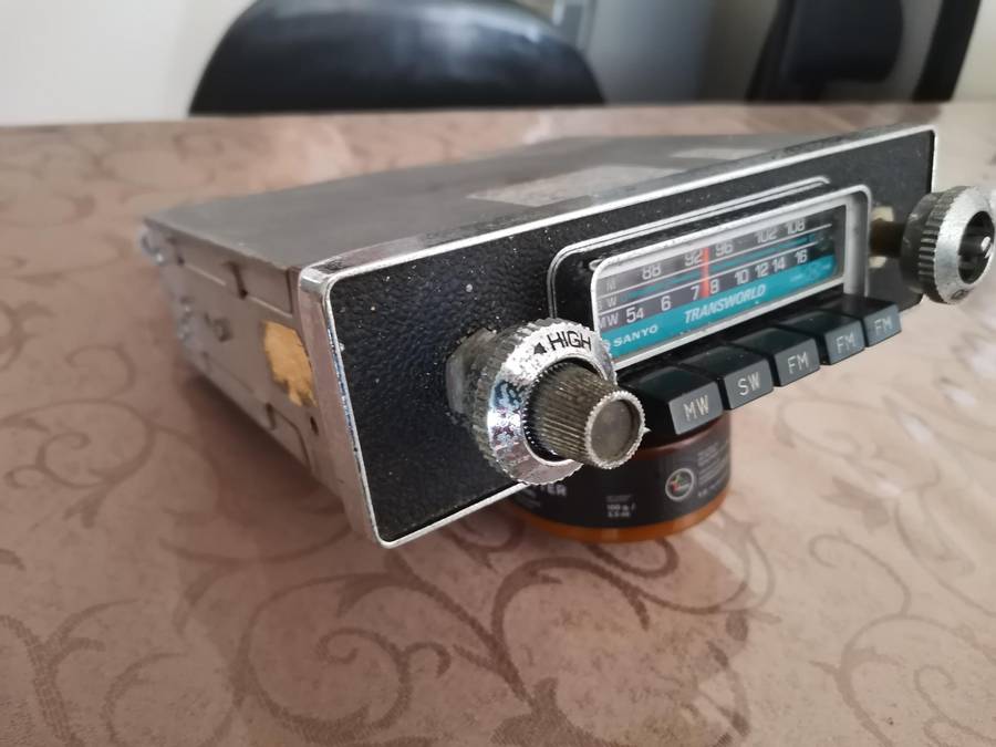 Vintage Sanyo transworld car radio