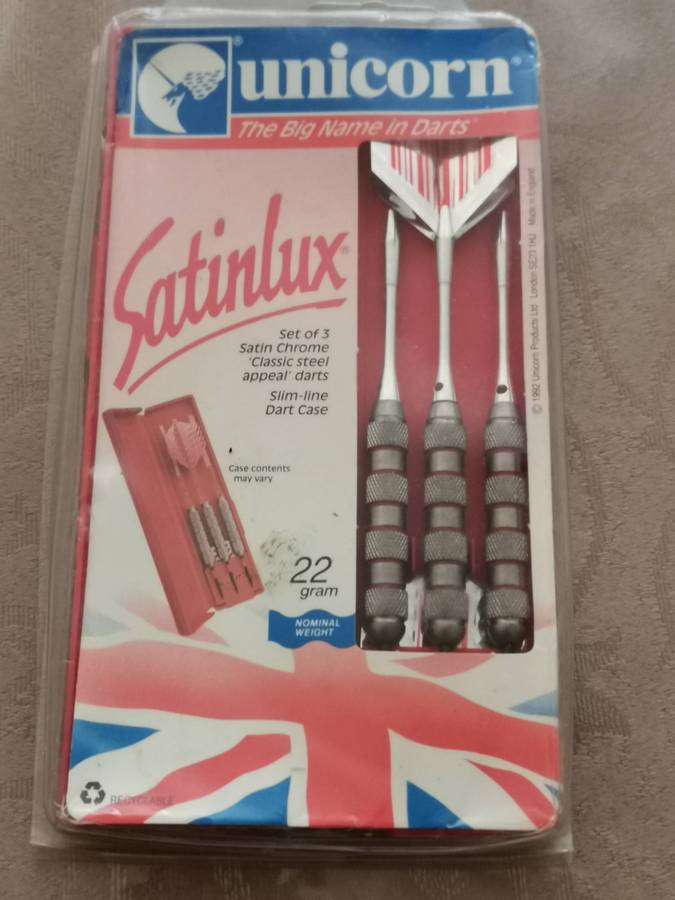 Vintage 1992 unicorn satinlux 22g darts never used