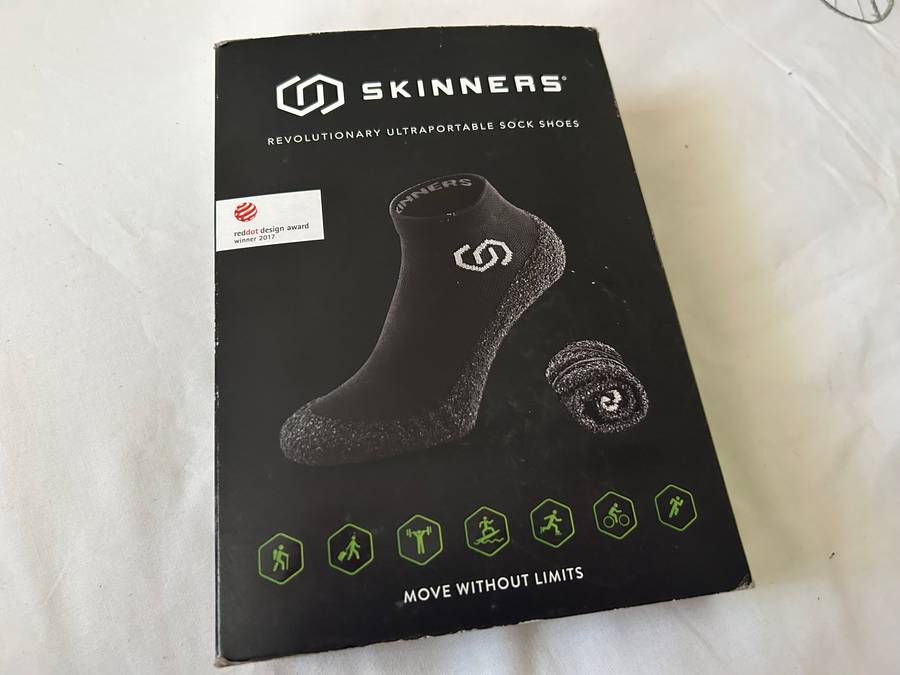 Skinners Sock Shoes Black 43-44 Large