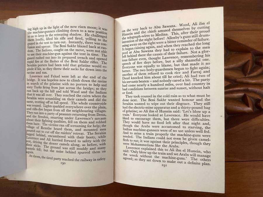 Lawrence And The Arabs. 1934 collectors concise edition. Robert Graves. Hardcover.