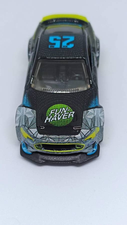 Hotwheels Premium Ford Mustang Spec 5 RTR Vaugh Gittin 1/64 scale