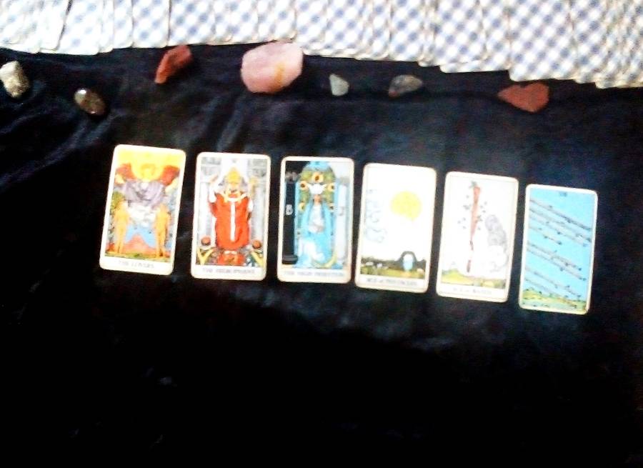 Tarot Readings/Divination and help offered