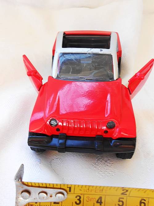 collectible New-Way die-cast model Jeepster Red Wrangler Concept Diecast 4x4  vintage 1999