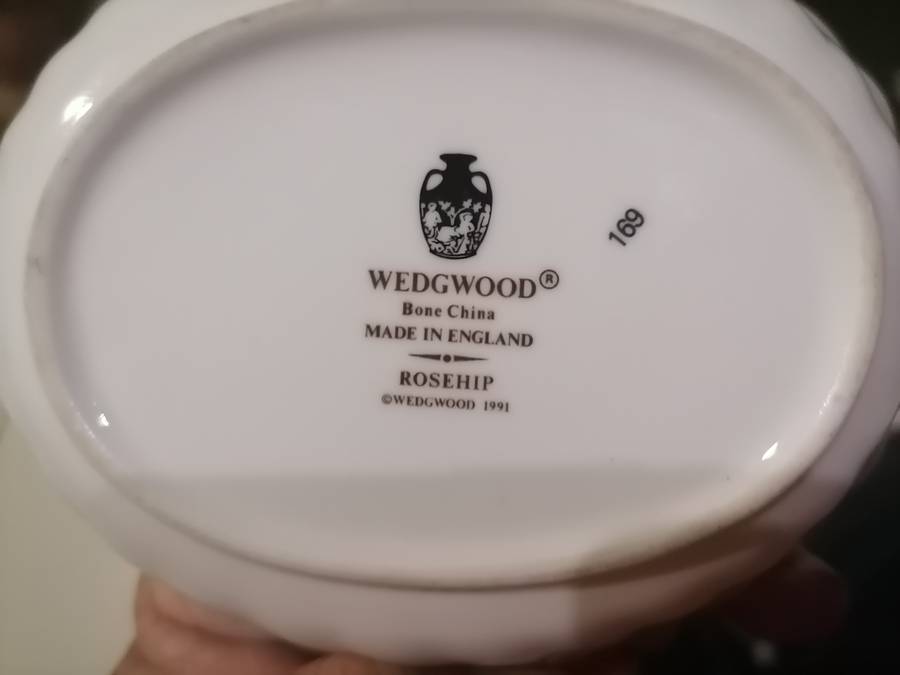 PORCELAIN CANDY HOLDER