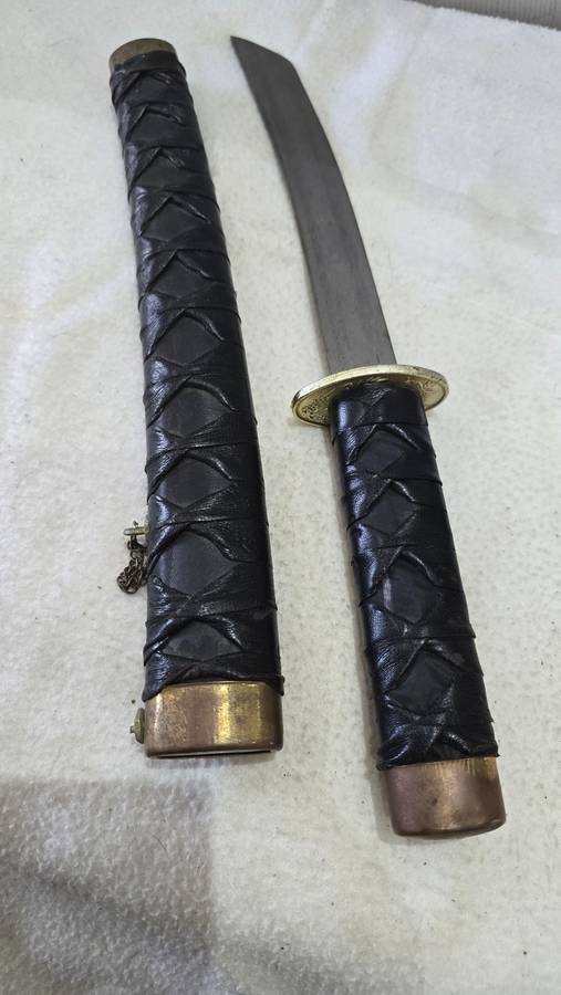 COLLECTORS SWORD WITH SHEATH-48 CM LENGTH