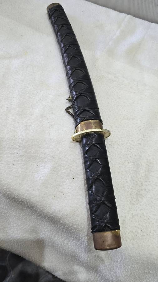 COLLECTORS SWORD WITH SHEATH-48 CM LENGTH