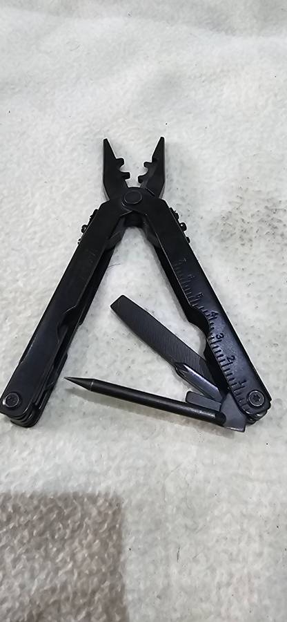 MULTIFUNCTIONAL PLIER SCREWDRIVER KIT(CAROLINA ,USA)