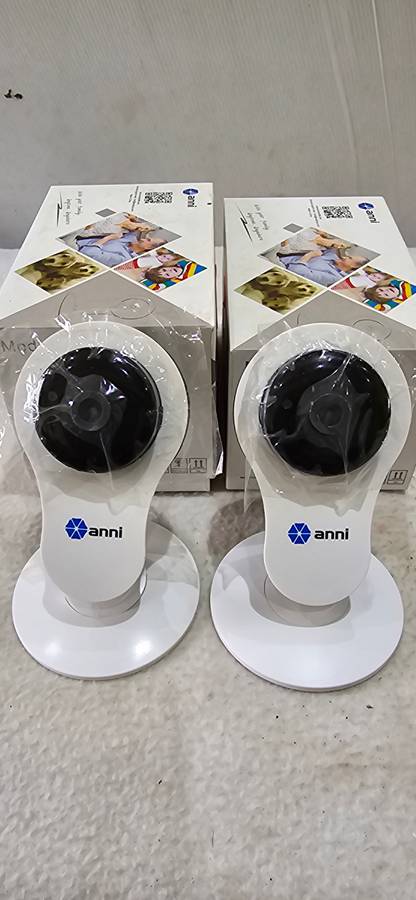 SET OF TWO ,2 OMEGAPIXEL IP CAMERA INCL .POWER SUPPLY