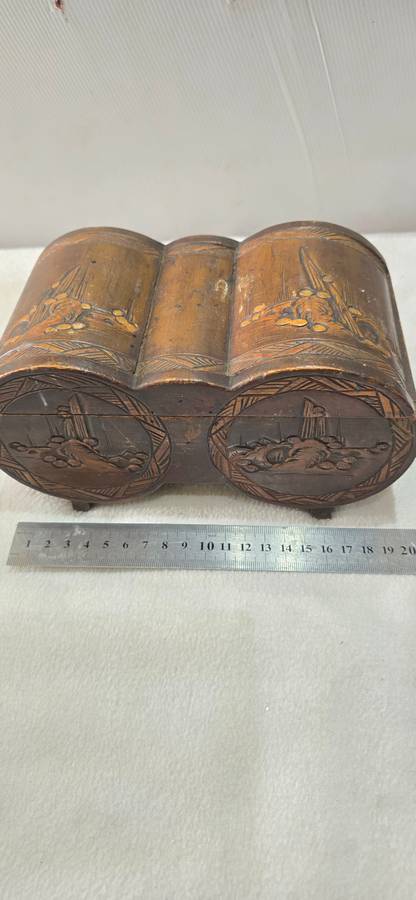 VINTAGE COLLECTIVE WOODEN JEWELRY BOX