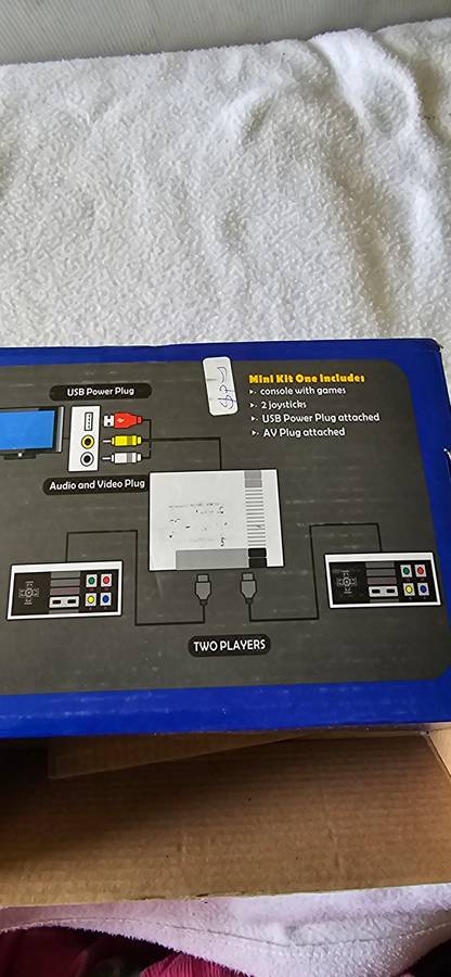 VIDEO GAME KIT INVLUDES 3000 8 BIT GAME