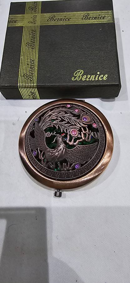 BERNICE COMPACT FOLDABLE TRAVEL MIRROR(BRONZE LOOK)