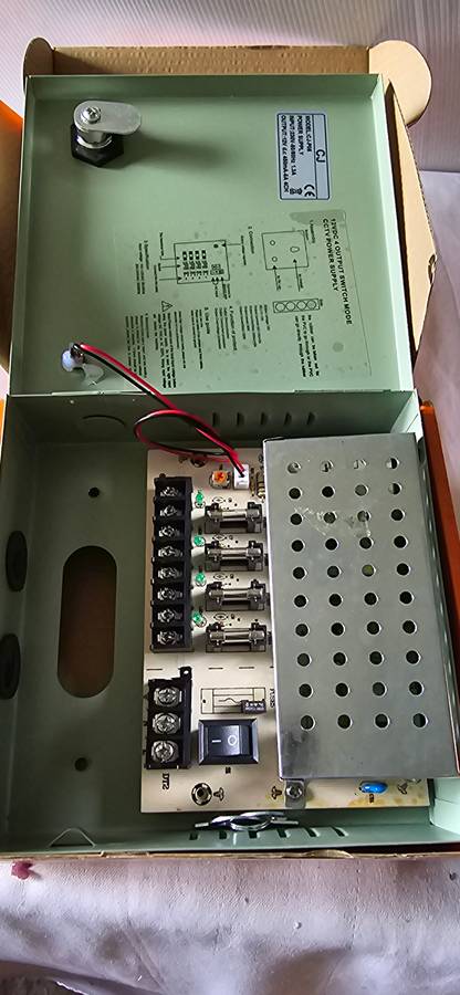 12 VDC,4 OUTPUT SWITCH MODE CCTV POWER SUPPLY