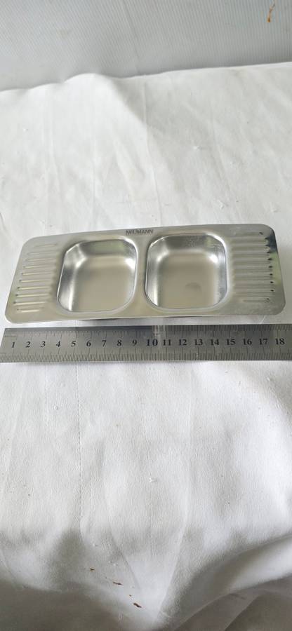 NEUMANN ALUMINUM DOUBLE ZINC SHAPED ASHTRAY