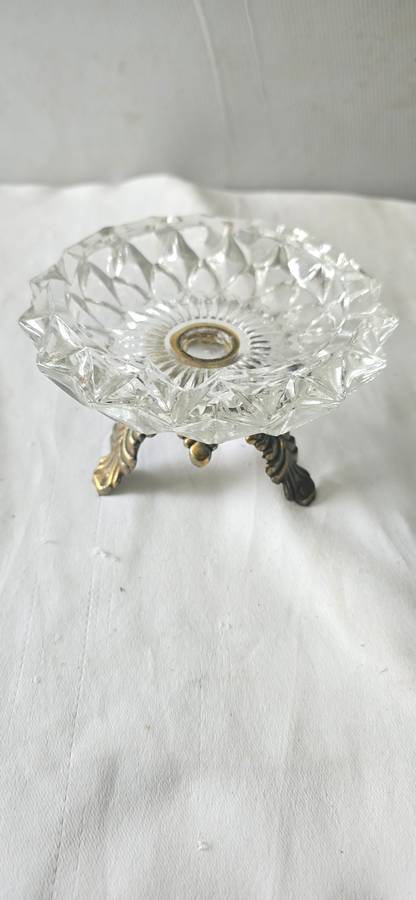 VINTAGE CRYSTAL ASHTRAY ON BRASS PEDESTAL