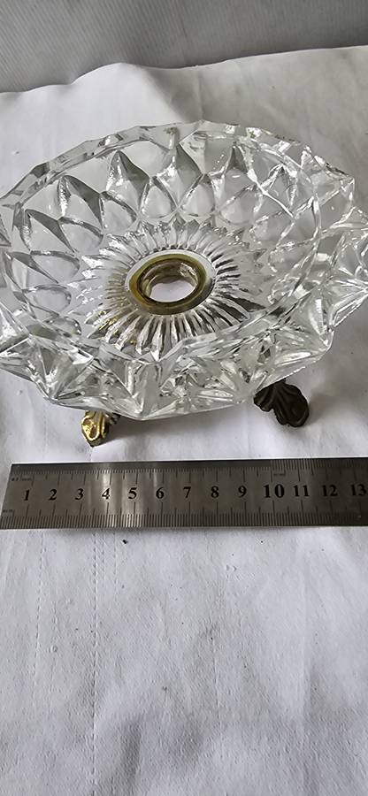 VINTAGE CRYSTAL ASHTRAY ON BRASS PEDESTAL