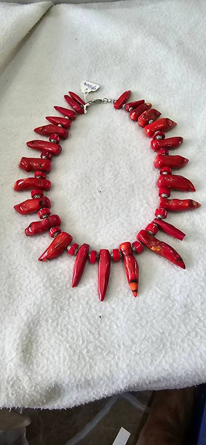 NATURAL RED CORAL NECKLACE