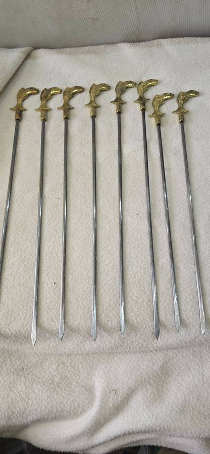 8 PIECE VINTAGE BRASS FISH HANDLE SLEWERS