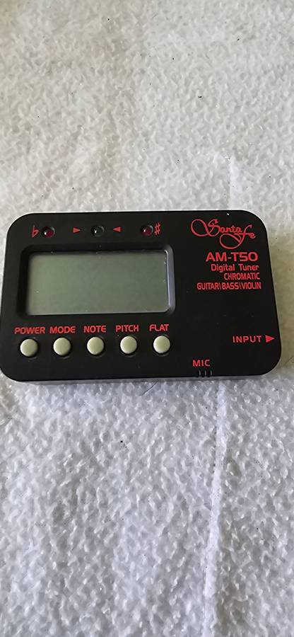GUITAR/BASS/VIOLIN DIGITAL TUNER