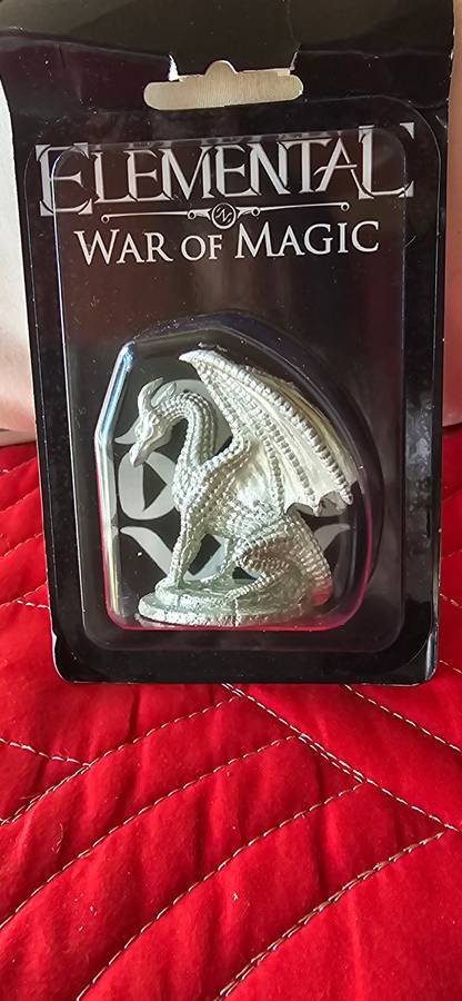 ELEMENTAL WAR OF MAGIC PC GAME WITH FIGURINE ,BOOKLET AND CANVAS MA WITH POSTERP