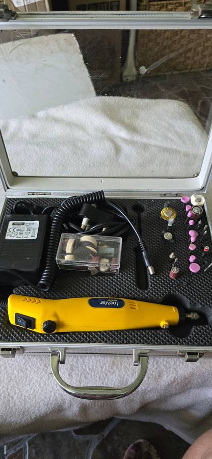 VARIABLE SPEED ROTARY TOOL KIT