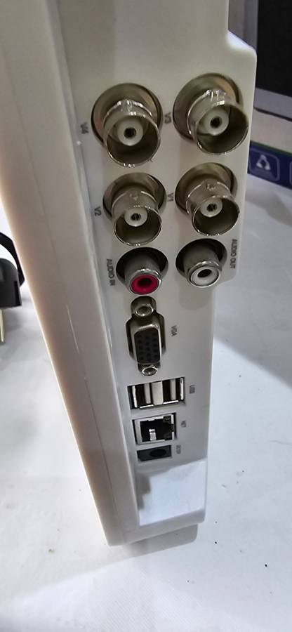 Full HD LCD WiFi NVR