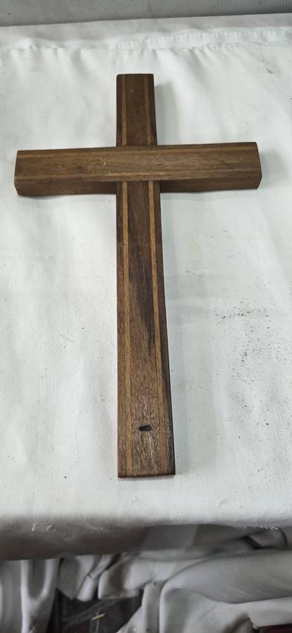 SOLID WOOD CROSS(33 X 20CM)