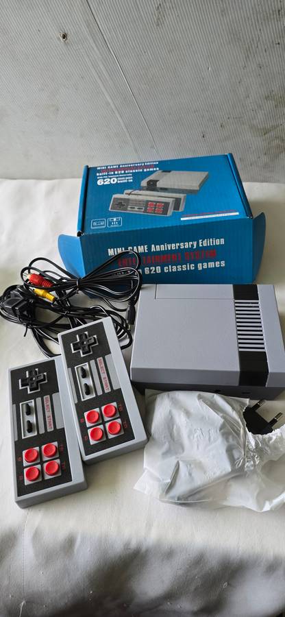 MINI GAME ANNIVERSARY EDITION WITH 620 BUILT IN CLASSIC GAMES