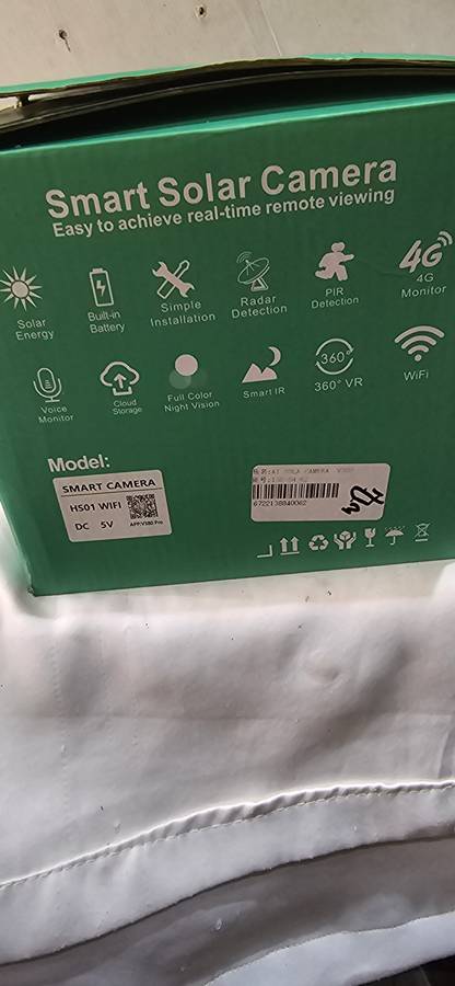 TWO SCREENS SOLAR OUTDOOR CAMERA