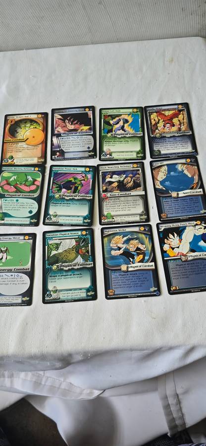 OVER 90 DRAGONBALL-Z TRADING CARDS