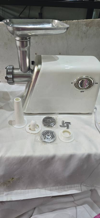 MEAT GRINDER (UNUSED) WITH ATTACHMENTS