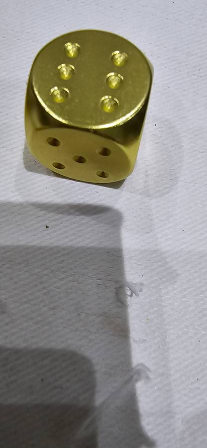5 PIECE GOLDEN METAL DICES